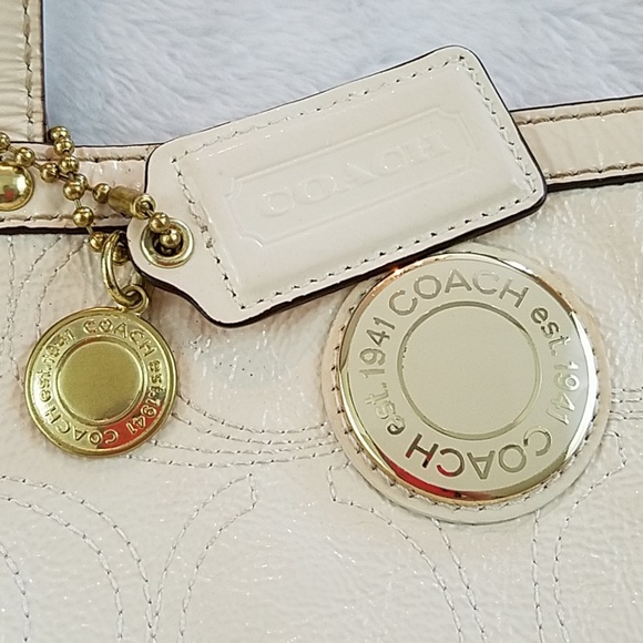 Coach Bags | Coach F9198 Cream Patent Leather Sig C Tote | Poshmark